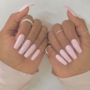 Meet your Posher, Claudia